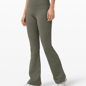 Fit & flare Lululemon yoga pants